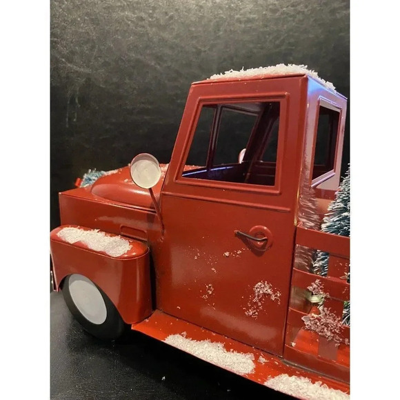 LIGHT UP RED CHRISTMAS TRUCK DECORATION  WITH CHRISTMAS TREE & WREATH -BRAND NEW - Picture 11 of 12